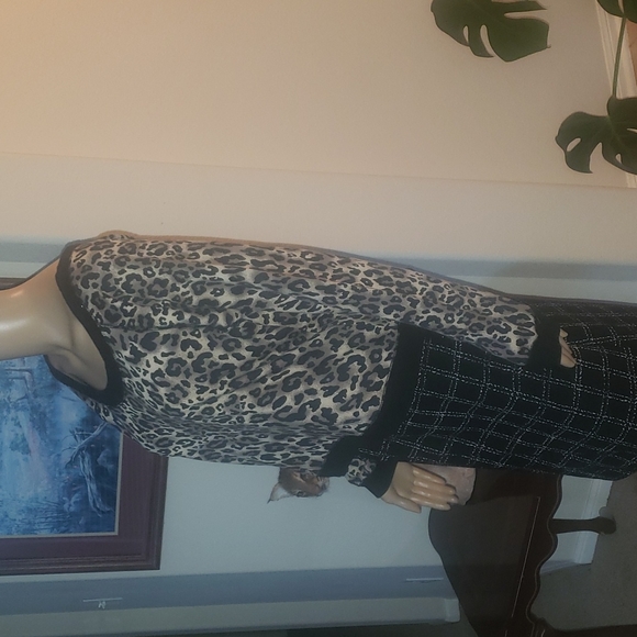 Dots m cheetah print slight crop sweater - Picture 3 of 5